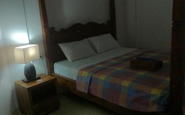 Amed Sari Beach Guesthouse