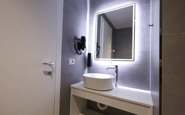 Grandstay Studios 105
