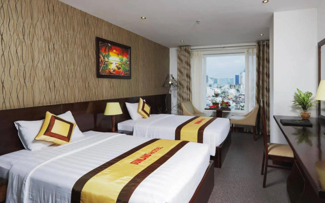 Huazhu Hotel (华住酒店)