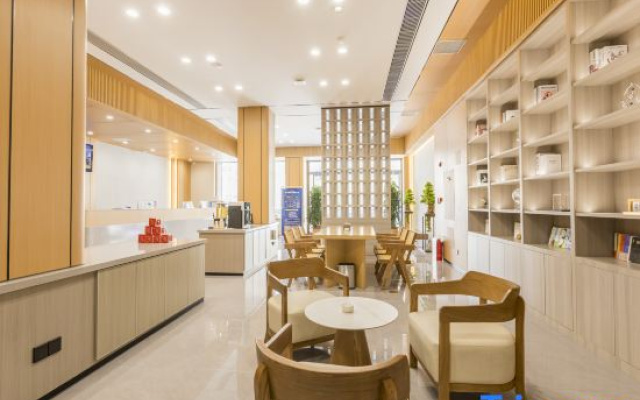 Lansiji Hotel