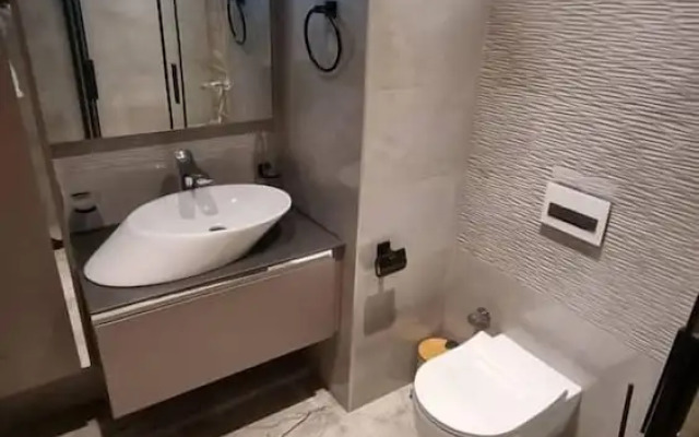 The Diamond inCity Luxury Suites by Cozy