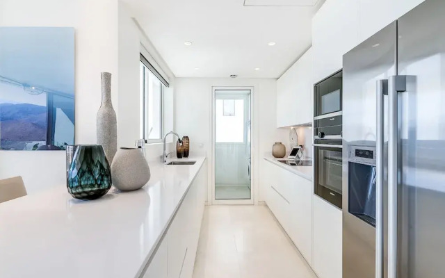 MONDRIAN Luxury Suites & Villas