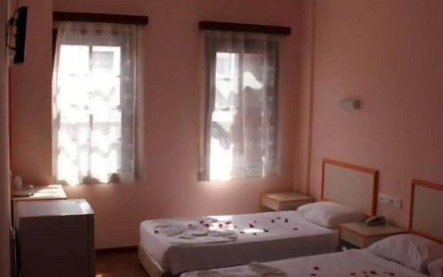 Idyros Hotel