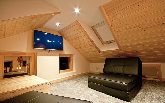 Alum Chine log Cabin