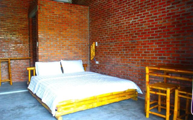 Ba's Garden Beachside Homestay