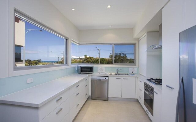 Two Bays Apartments