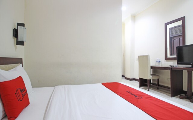 RedDoorz near Station Tugu Jogja