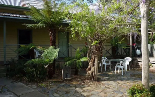 Little River Inn - Hostel