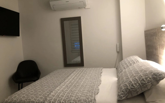 Ari Hotel