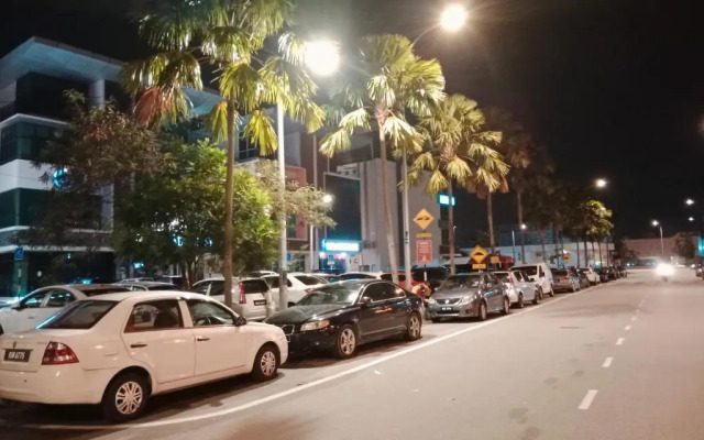 Preferred30 3R2B 7pax Meritus Perai
