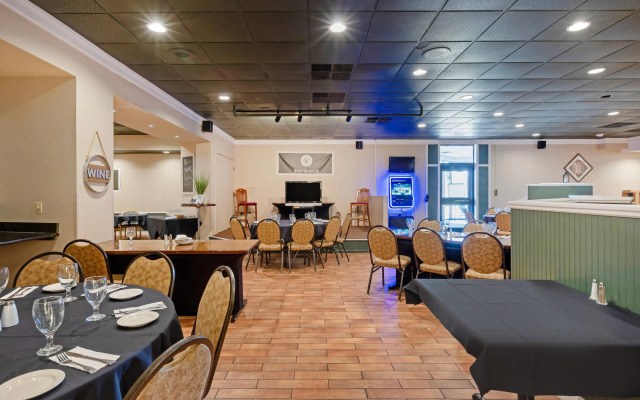 The Lux Hotel & Conference Center, an Ascend Collection Hotel