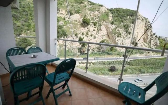 Tirent Apartment -Cozy 1-Bedroom Stay at Shkëmbi i Kavajës 2