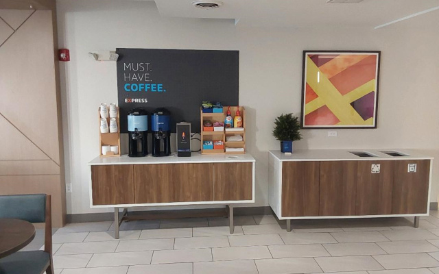 Holiday Inn Express & Suites Antigo by IHG