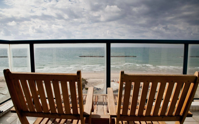 The Sea Apartments Tel Aviv by different locations