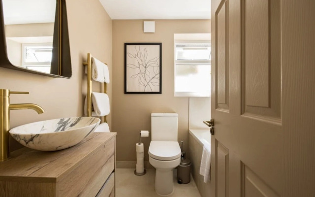 The Tyrwhitt Road Place - Lovely 2bdr Flat With Garden