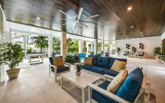 Salty Oak in Siesta Key