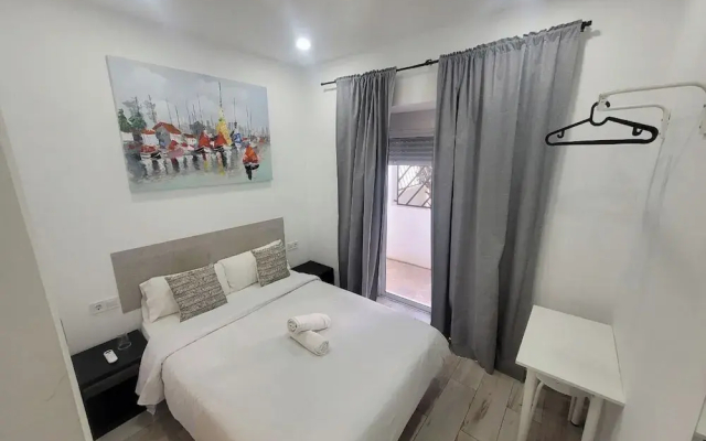 AYZ Silvela - Auto check-in property