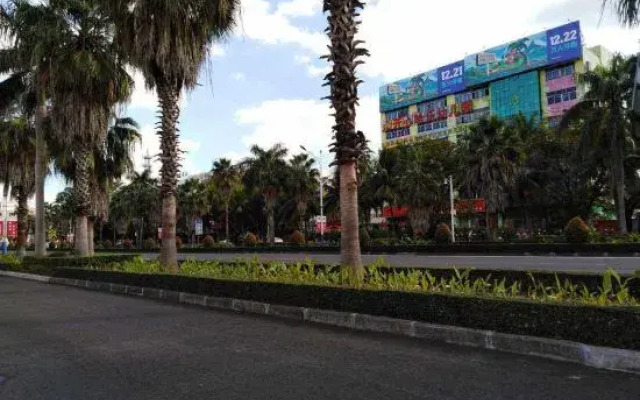Jinyi Business Hotel (Danzhou Bus Station)