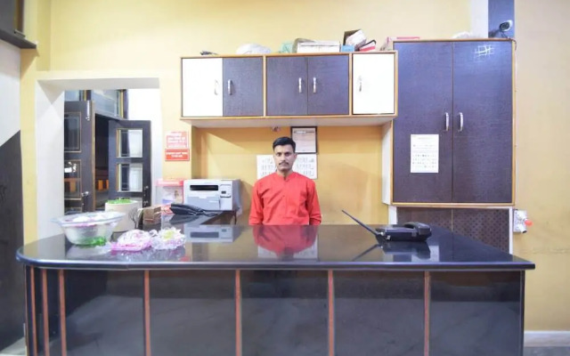 Hotel Prabhave & Dining Hall By OYO Rooms