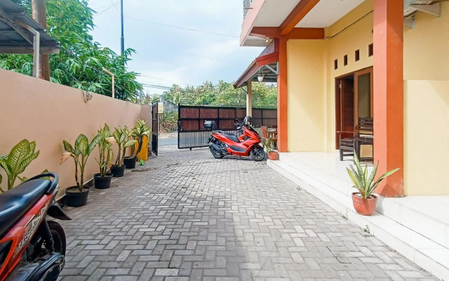 OYO 2450 Hening Homestay Near Pantai Tanjung Bias