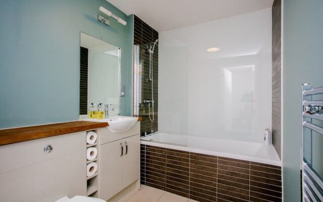 Modern 2 Bedroom Flat In Greenwich