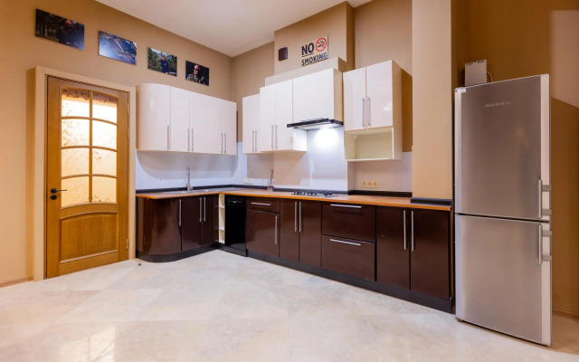 Апартаменты в загородном доме