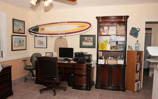 Manta Ray Inn