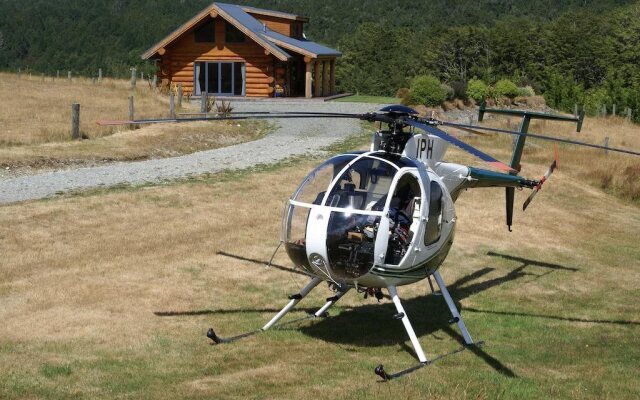 The Hollows Luxury Log Cabin