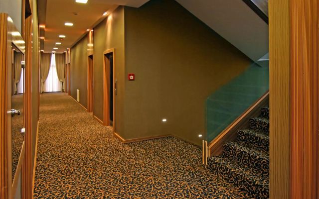 Hotel Crystal