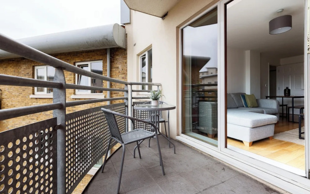 Modern Apartment in Bow