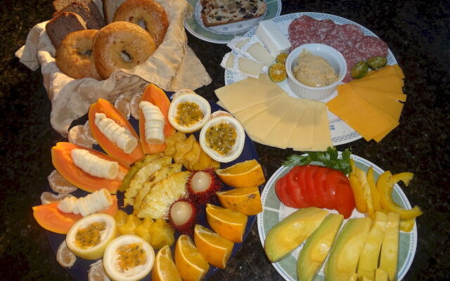 Hale Moana Bed & Breakfast