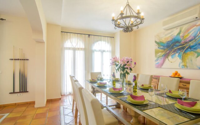 Twelve guest 6bedrooms Villa Montecarlo