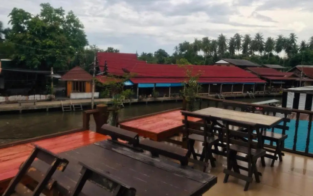 Baan Pitumata Amphawa