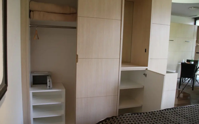 The Ridge Hotel & Apartments