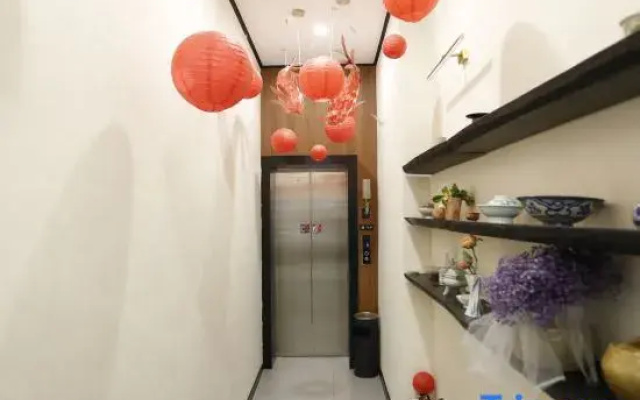 Youfeng Hotel (Pujiang Qiyun Center)