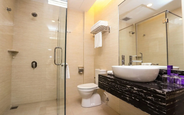 Metro Hotel