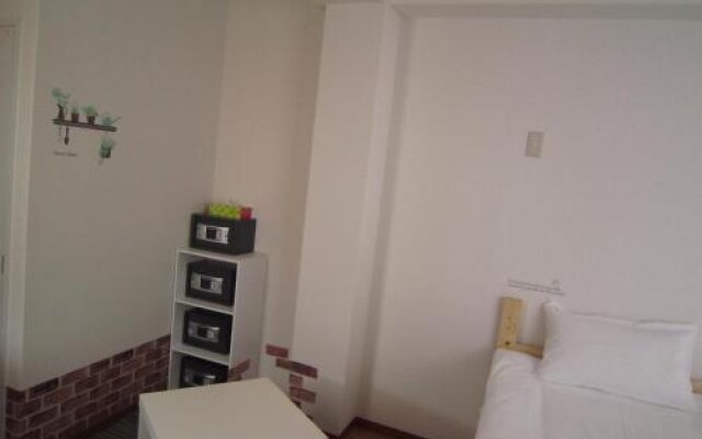 Guesthouse Comodo (Female Only)