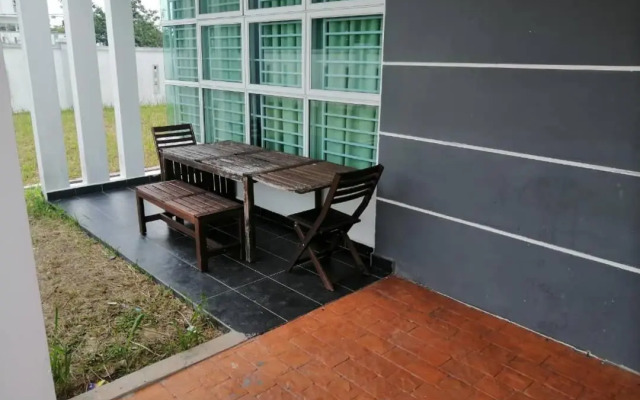 Cozy Homestay Desaru Vacation Bungalow - 10 pax