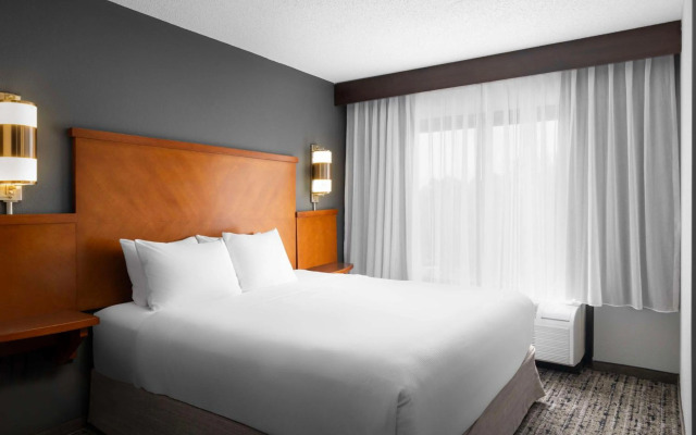 Hyatt Place Chantilly Dulles Airport-South