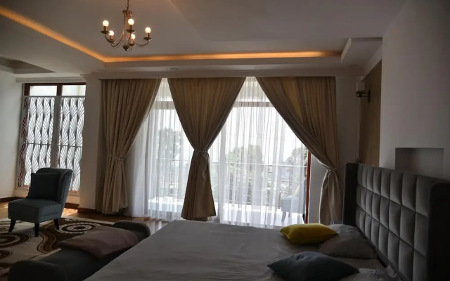 5 Bedroom Exquisite Villa in Top-view Area