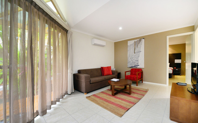 BreakFree Aanuka Beach Resort