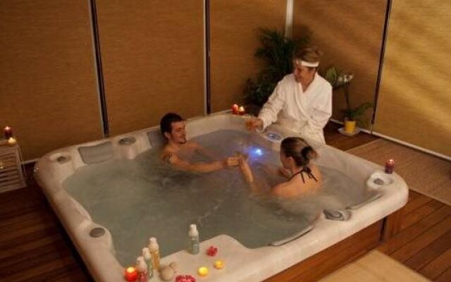 spa-resort-home - Les volets bleus