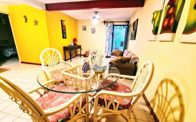 Nice Apartment, Equipped Near the Malecon and the Beach