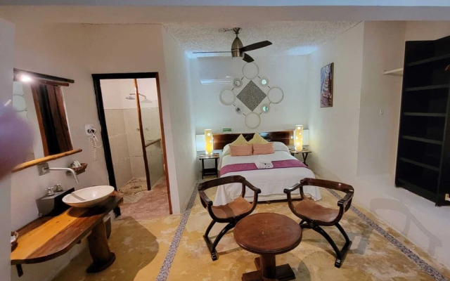 Maria's Kan Kin with Private Beach