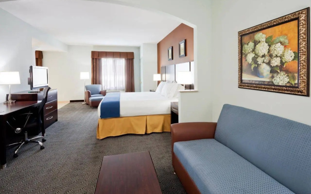 Holiday Inn Express & Suites Warminster - Horsham by IHG