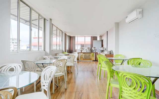 OYO Premium Beltola Tiniali