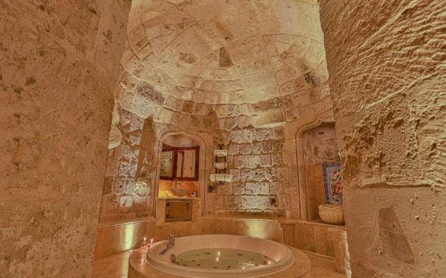 Sah Saray Cave Suites Halal Hotel