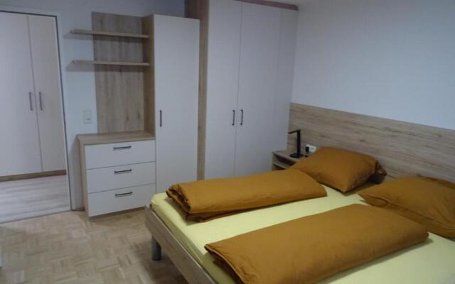 Modern Apartment, Full Kitchen, for 6
