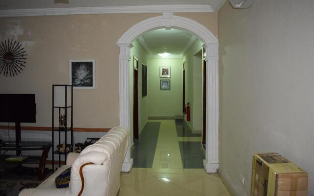 Coconut Pointe Villa & Beach Resort