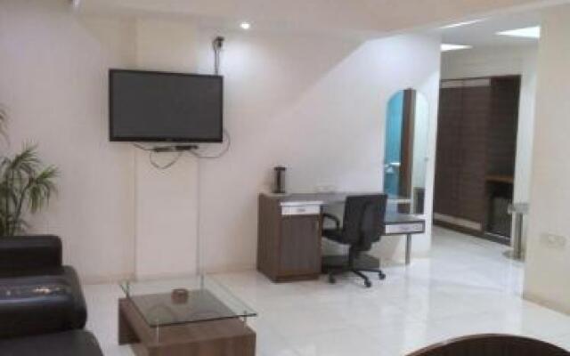 Capital O 82556 Hotel Pride